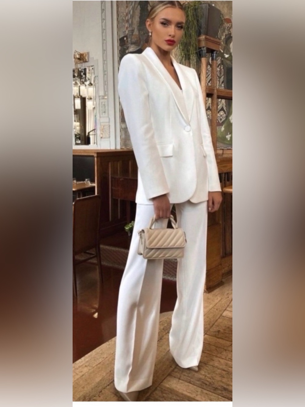 ZARA WIDE Flared trousers
Article: 
Size M 
🚨 NO DISCOUNT ON THIS PANTS